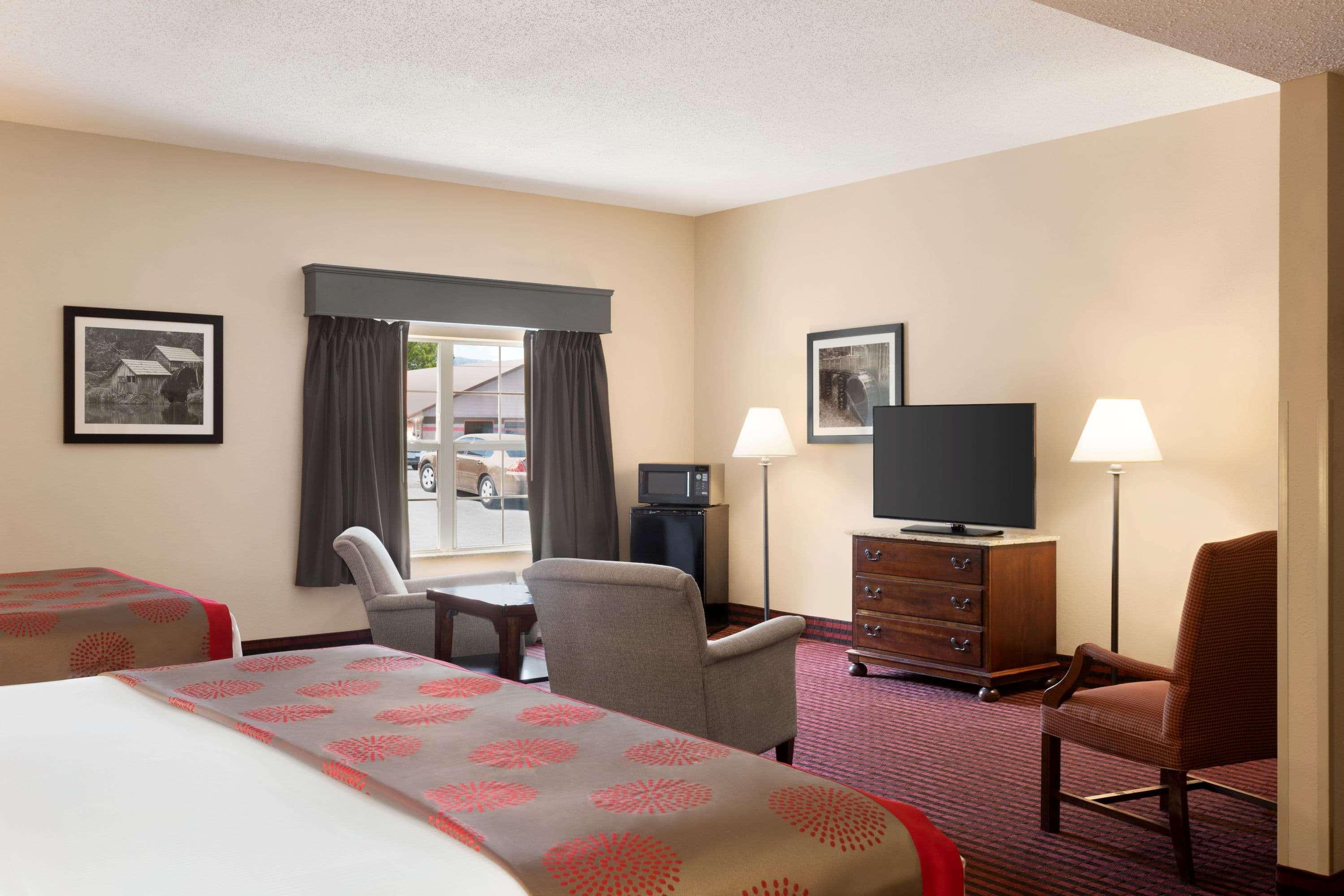 Ramada By Wyndham Pigeon Forge North Hotel Bagian luar foto