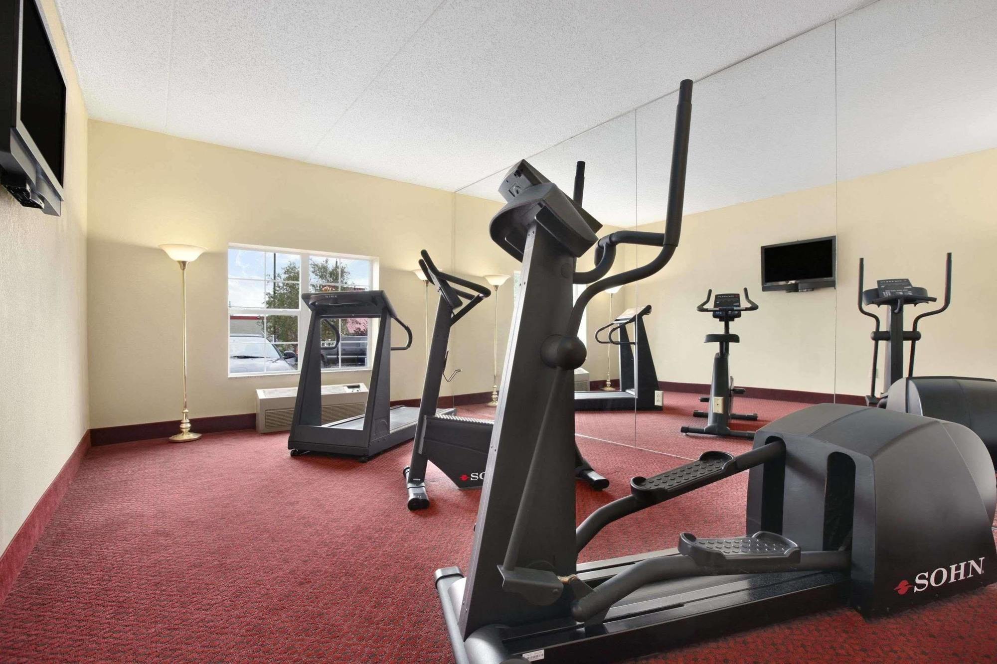 Ramada By Wyndham Pigeon Forge North Hotel Bagian luar foto