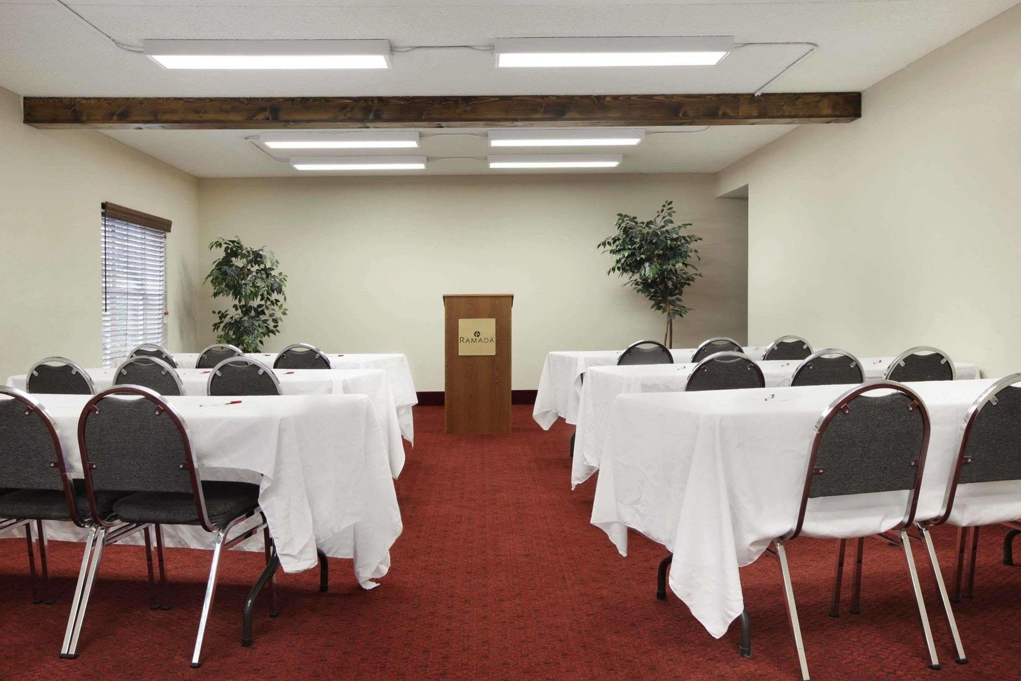 Ramada By Wyndham Pigeon Forge North Hotel Bagian luar foto