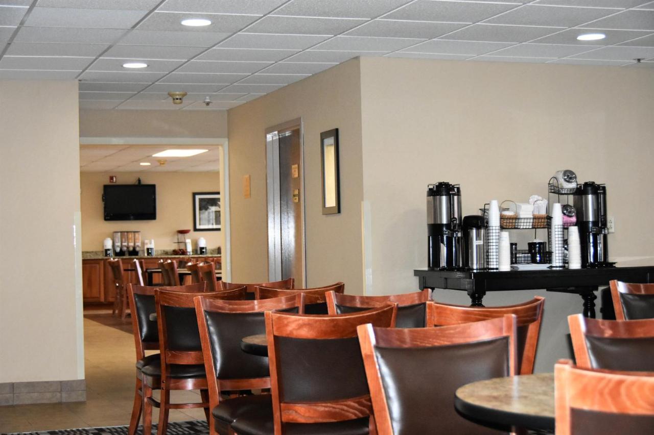 Ramada By Wyndham Pigeon Forge North Hotel Bagian luar foto